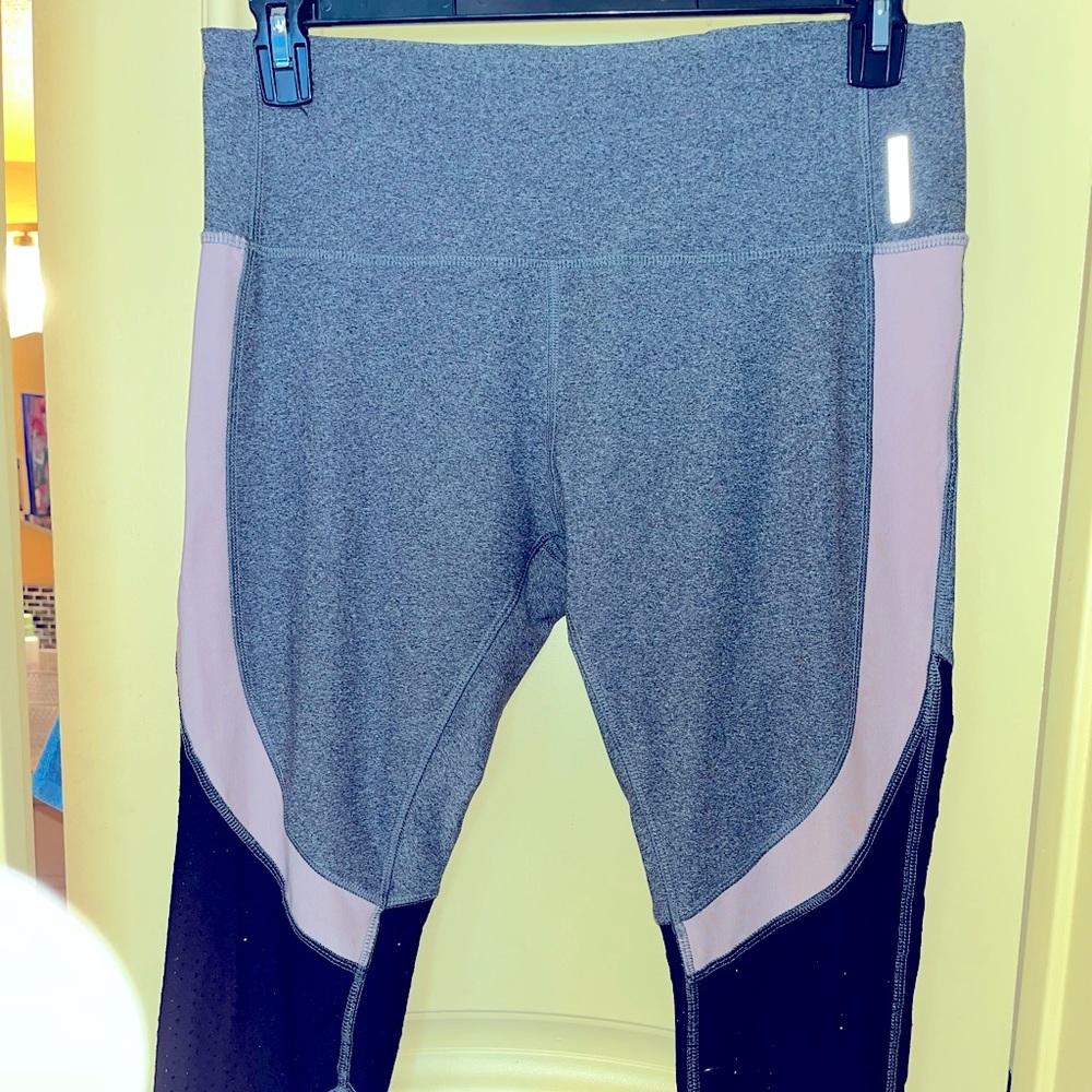 Athletic leggings